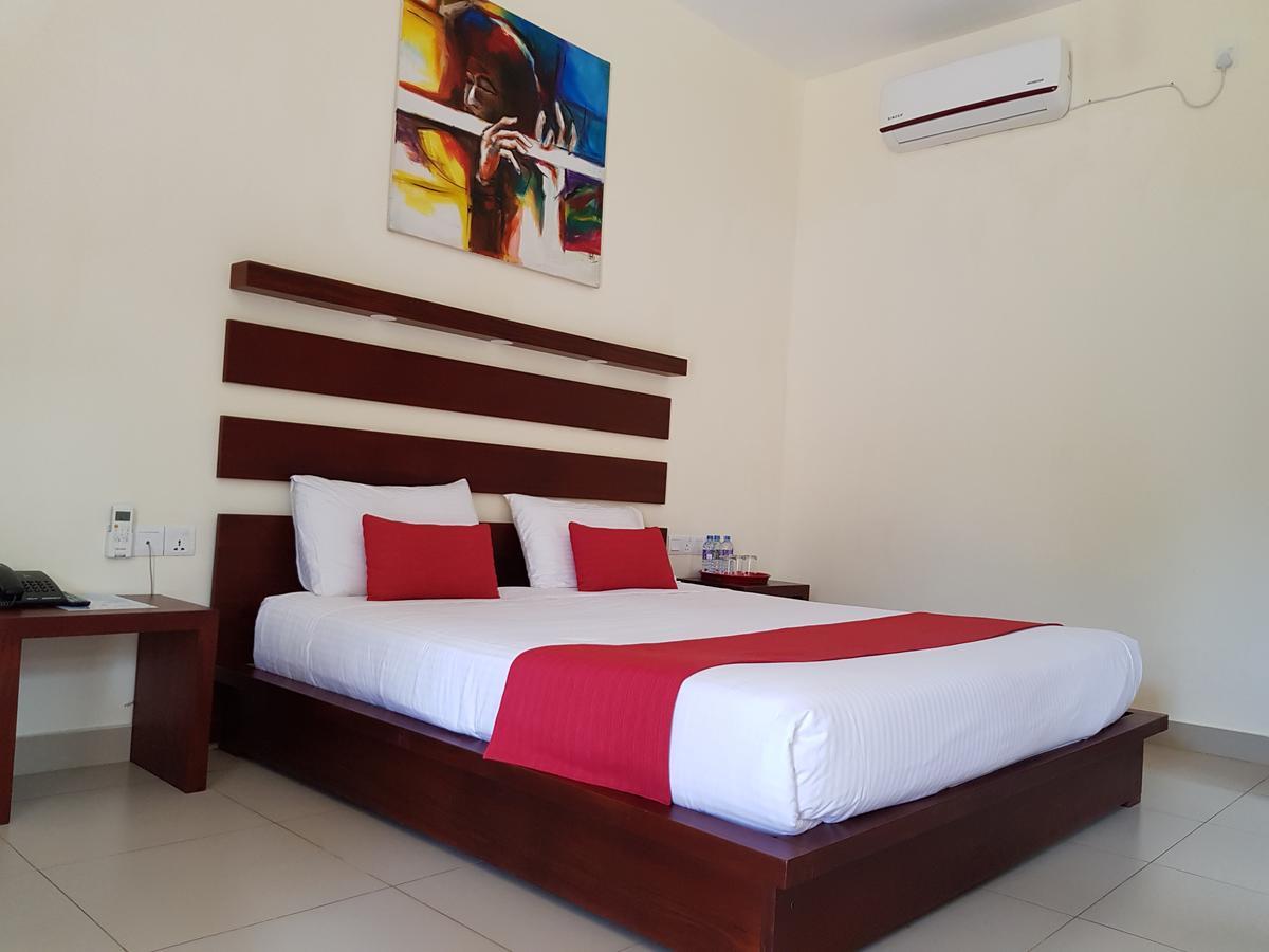 Sea Breeze Deluxe Inn Negombo Luaran gambar